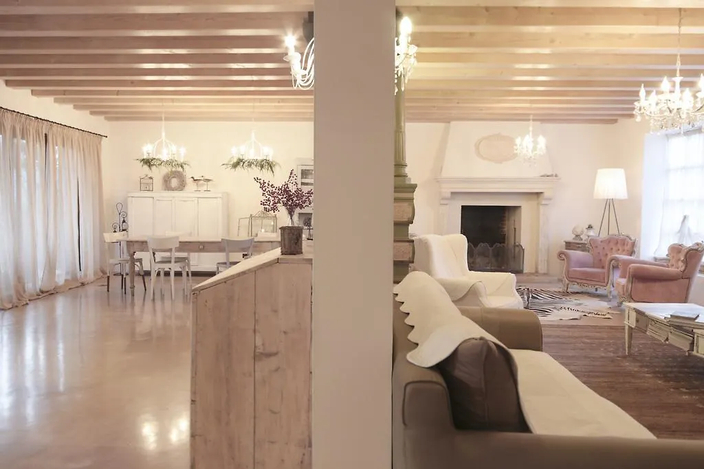 B&B Maison Parco Del Brenta Curtarolo Bed & Breakfast